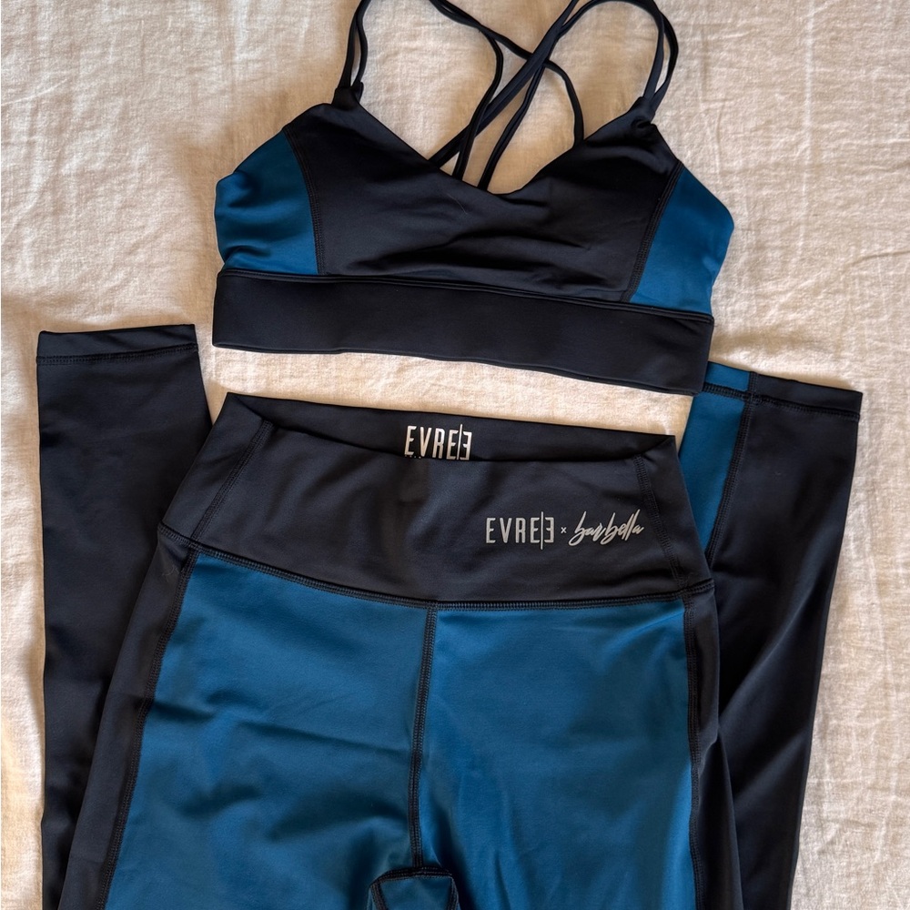 EVREE Black and Blue Activewear Set barbella box set